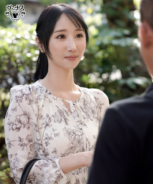 バイト先で働く美しい人妻を家に連れ込み中出しセックス 小野坂ゆいか-vec00687-3