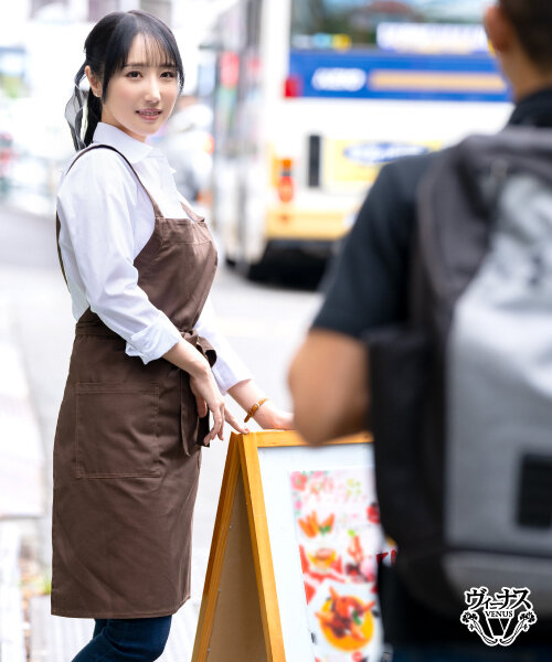 バイト先で働く美しい人妻を家に連れ込み中出しセックス 小野坂ゆいか-vec00687-9