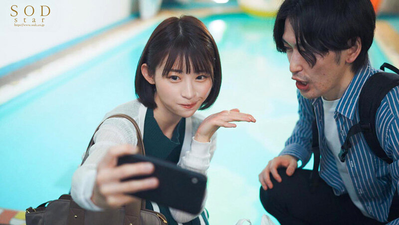 【夏といえば水着!SODstar全員ビキニ祭】彼氏にデートをドタキャンされた先輩から突然の呼び出し!後輩の僕を一日中連れ回し当てつけベロチュウ&ヤケクソ杭打ち騎乗位 宮島めい picture4