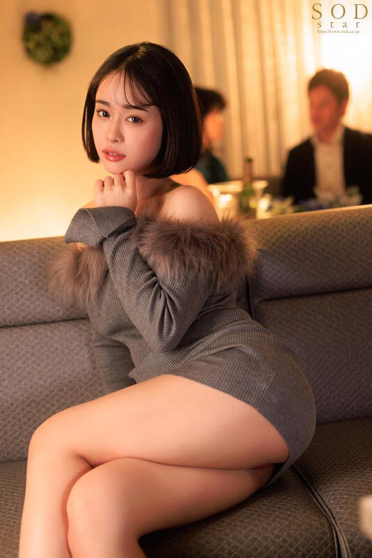 超イイ女のラウンジ嬢に誘惑されて店内で理性ブッ飛び腰フリまくり生ハメ中出し! MINAMO picture2