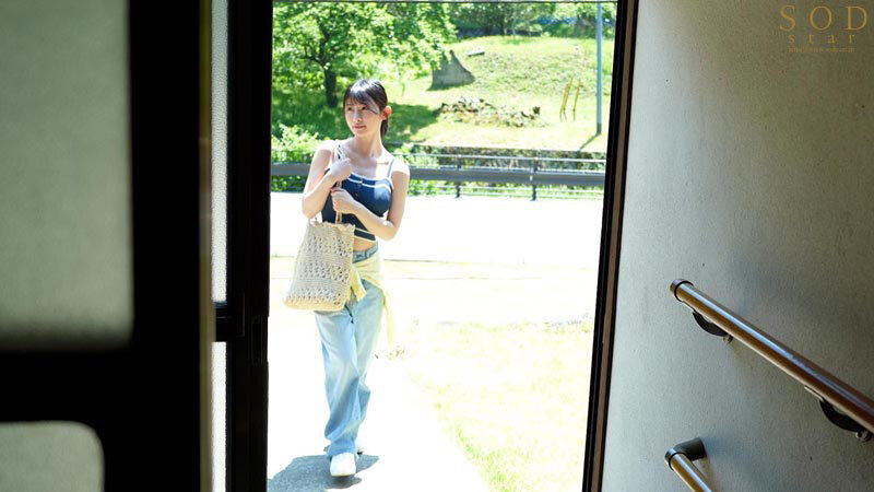 人里はなれた山奥へ移住した元カレを訪ねて…久々の再会に火がついてしまった結婚直前の女と朝まで山ごもりナマ中出し絶倫セックス 宮島めい picture2