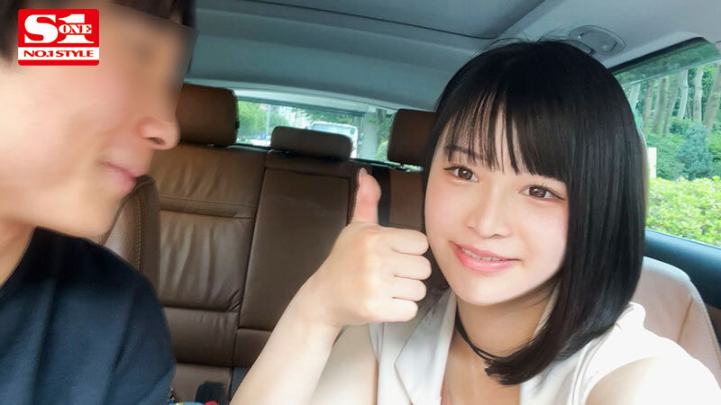 「興奮してきたからココでやっちゃお」 公園でも店内でも車中でも!?勃起したらそのままパコる!東京ストリートFUCK 日向陽葵 picture1