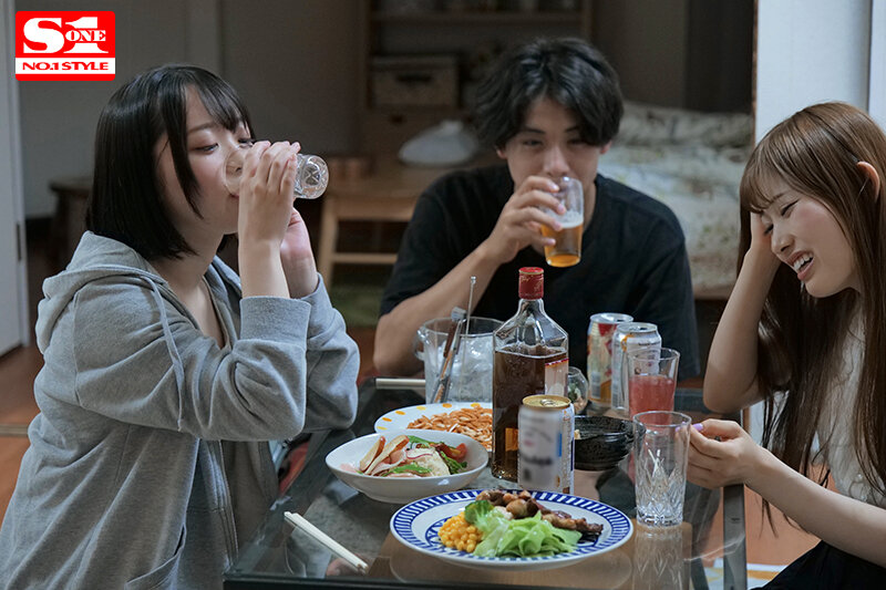彼女が不在中の3日間、同時進行中の幼馴染(セフレ)とシタ1ヵ月ぶりのセックスがマズ過ぎた。 架乃ゆら picture1