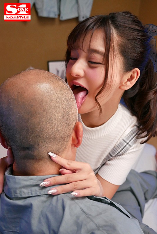 中年男を誘惑する全身トロける芸能人の密着ディープキス性交 ひなたまりん picture8