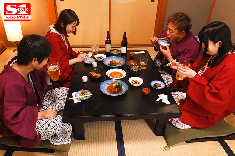布団の中で寝取られ続けたわたし… 彼氏のすぐ側で巨漢先輩の馬乗り密着性交に背徳イキした2泊3日の卒業旅行 架乃ゆら picture2